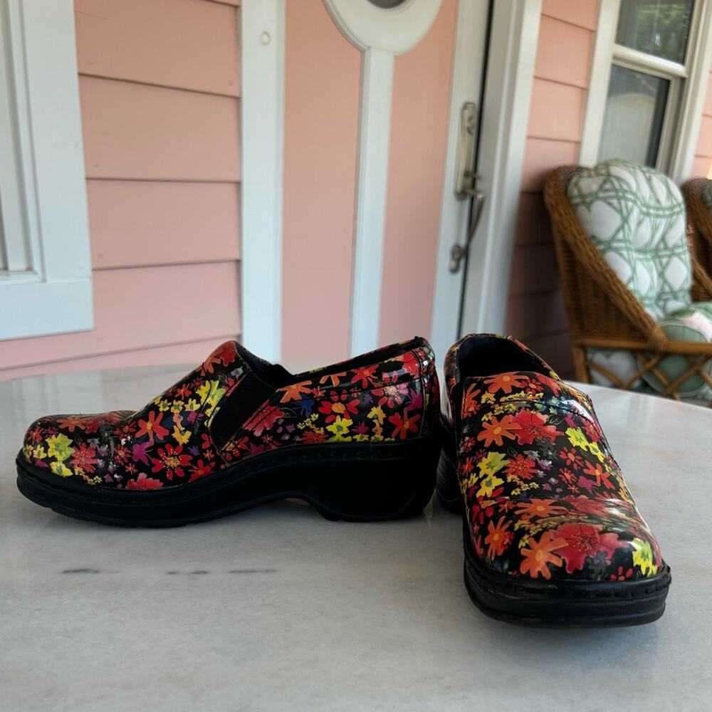 Klogs Footwear Slip Resistant Non Marking Nurses Shoes Floral Print Size 7M